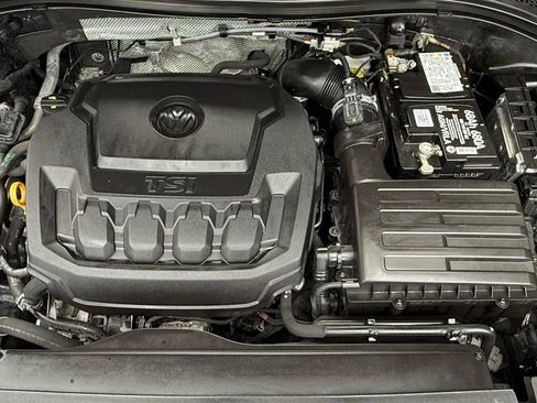 Used 2021 Volkswagen Tiguan SE w/ Panoramic Sunroof Package FWD image 17