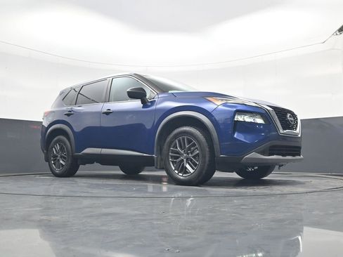 Used 2022 Nissan Rogue S image 17