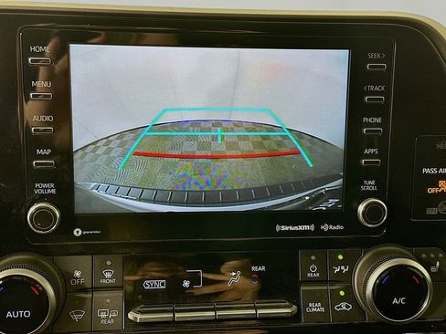 Used 2022 Toyota Highlander XLE image 13