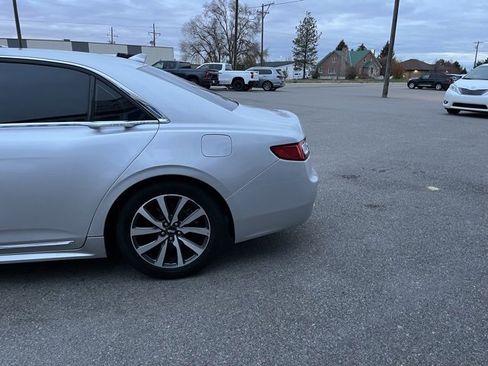 Used 2018 Lincoln Continental Premiere image 6