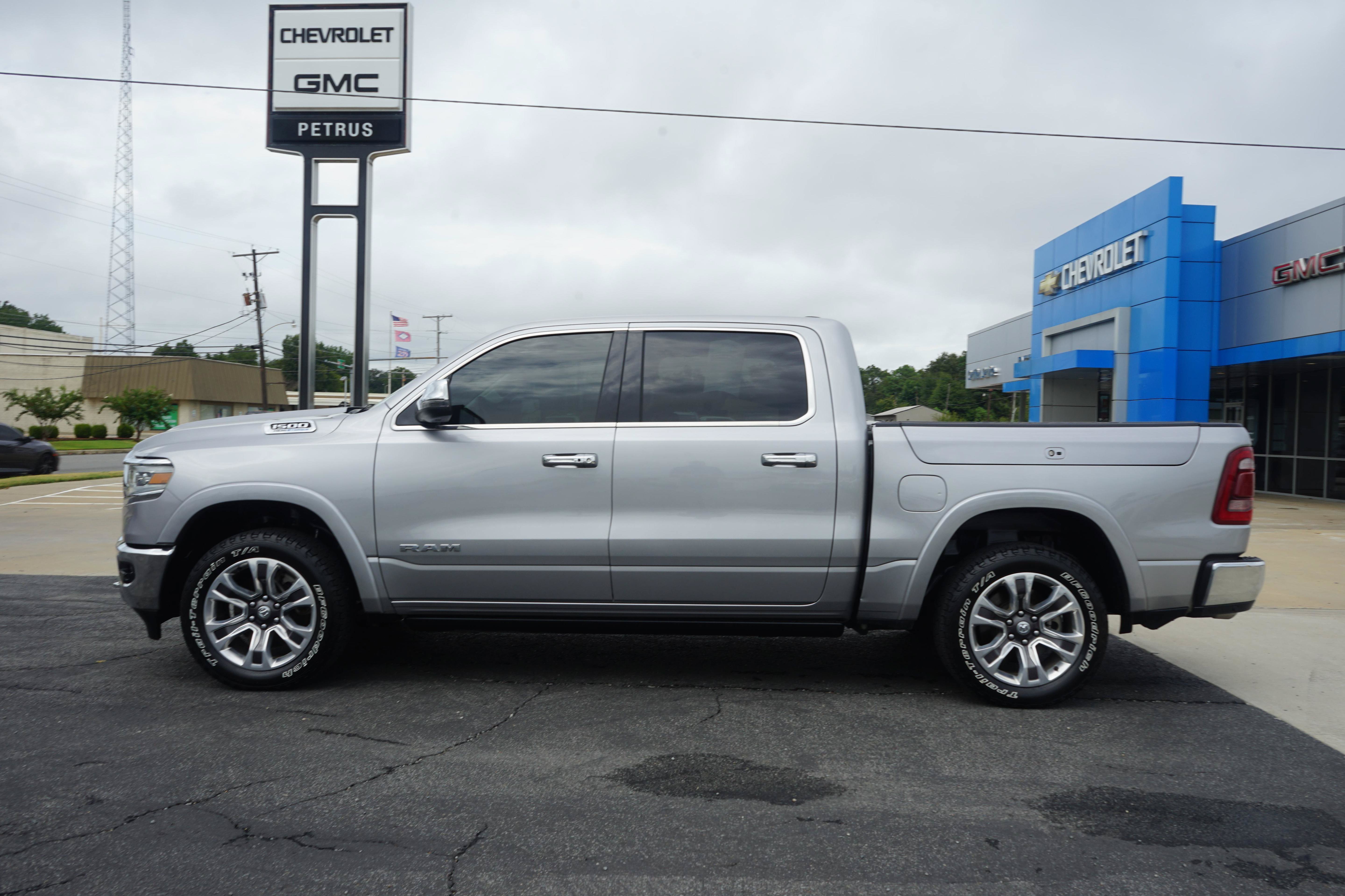 Used 2024 RAM 1500 Limited AWD/4WD image 2