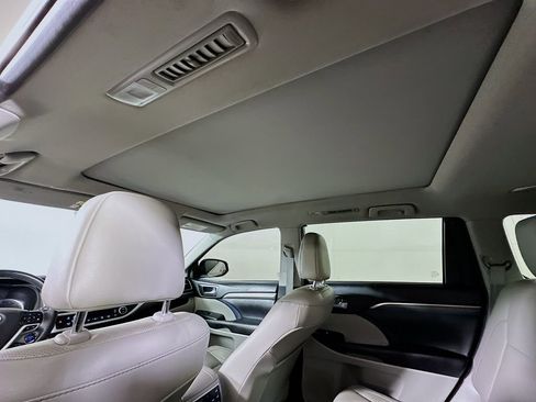 Used 2019 Toyota Highlander Limited Platinum image 13