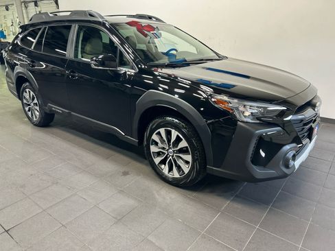 Used 2025 Subaru Outback Limited XT AWD/4WD image 2