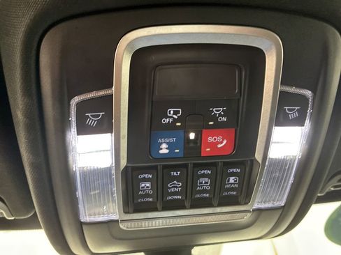 Used 2022 RAM 1500 Big Horn AWD/4WD image 29