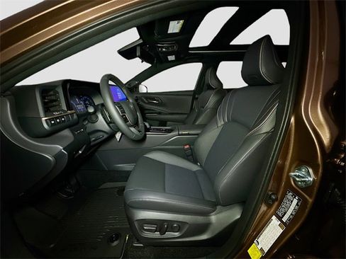 New 2025 Toyota Crown Signia image 14