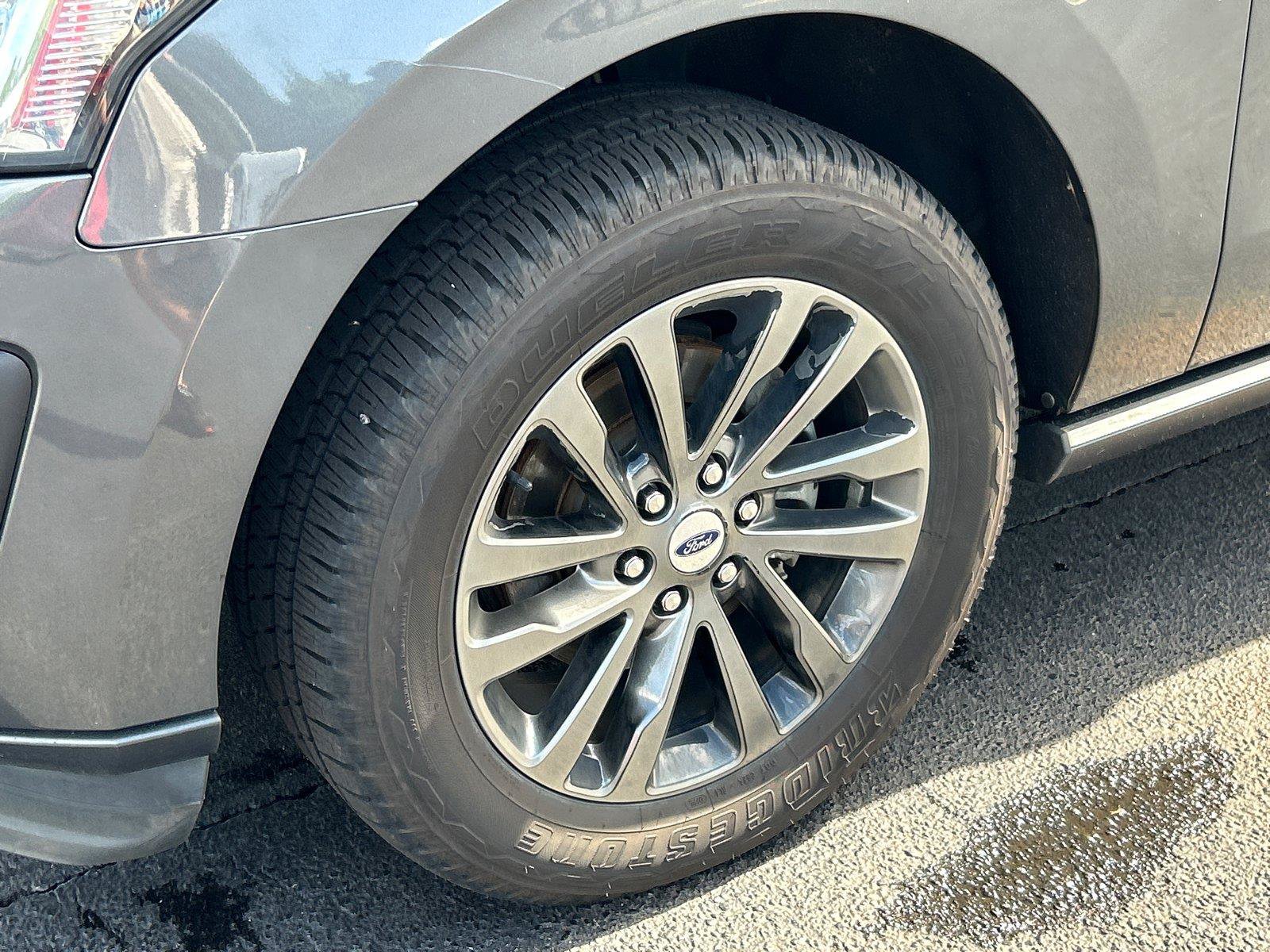 Used 2019 Ford Expedition Limited w/ Equipment Group 301A RWD image 11