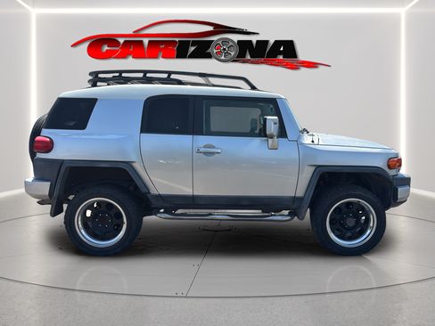 Used 2007 Toyota FJ Cruiser 4WD w/ Upgrade Pkg 1 image 2