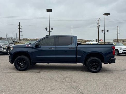 Used 2021 Chevrolet Silverado 1500 LT Trail Boss w/ Convenience Package II image 2