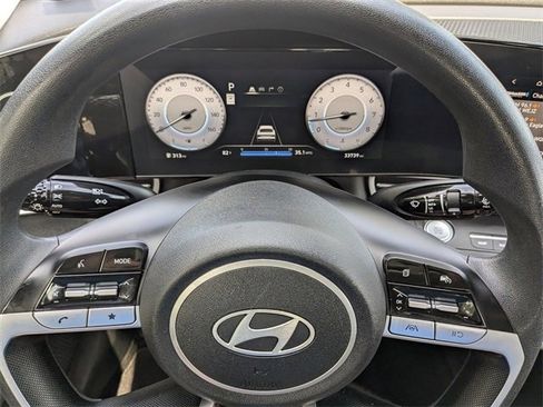 Used 2024 Hyundai Elantra SEL image 30