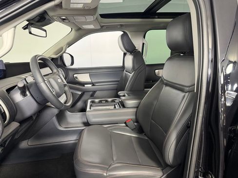 Used 2025 Ford Expedition Active AWD/4WD image 17