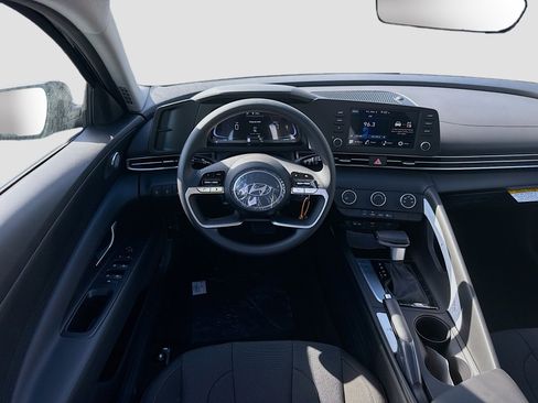 New 2026 Hyundai Elantra SE image 15