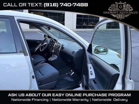 Used 2005 Toyota Matrix XR FWD image 11