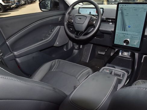 Certified 2025 Ford Mustang Mach-E Premium image 15