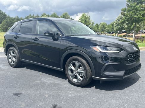 Certified 2026 Honda HR-V LX image 2