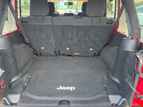 Used 2014 Jeep Wrangler Unlimited Sport w/ Quick Order Package 24S AWD/4WD image 21