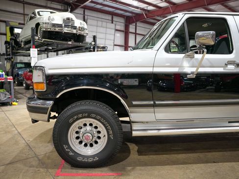 Used 1993 Ford F250 XLT image 3