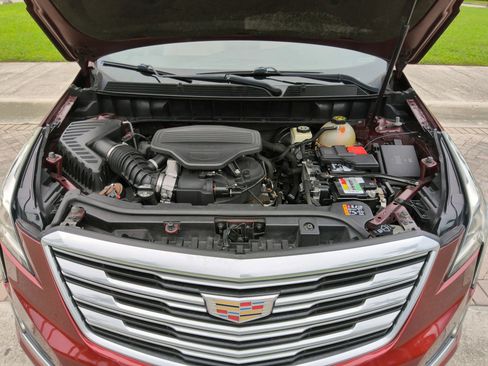 Used 2017 Cadillac XT5 FWD image 32