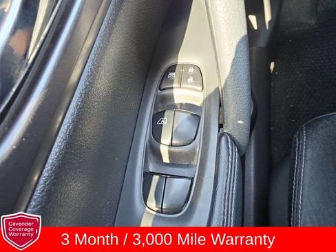 Used 2015 Nissan Rogue SV w/ SV Moonroof Package AWD/4WD image 30