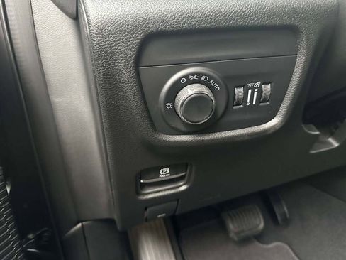 New 2025 Jeep Grand Cherokee L Laredo image 27