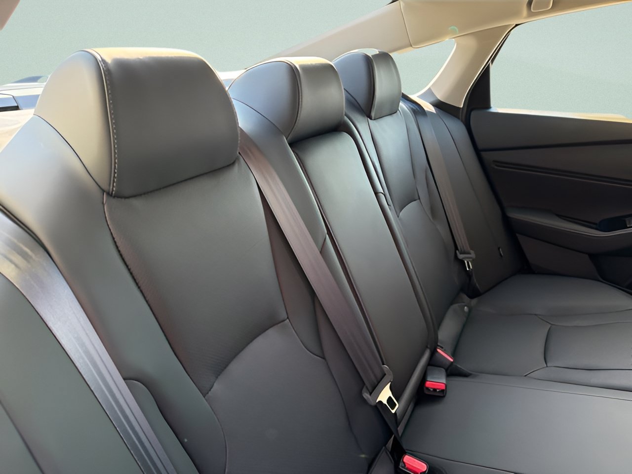Used 2023 Honda Accord Touring image 8
