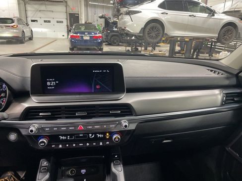Certified 2022 Kia Telluride S image 9