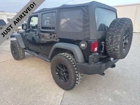Used 2018 Jeep Wrangler Unlimited Sport image 7