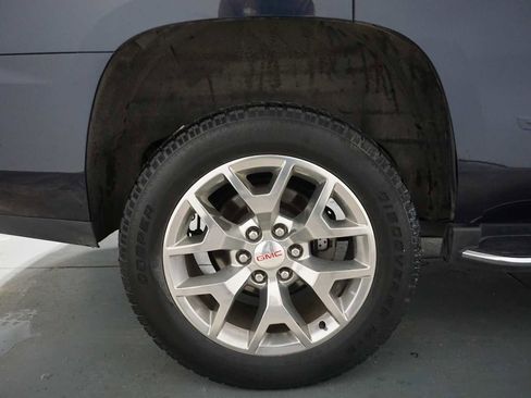 Used 2019 GMC Yukon SLT image 10