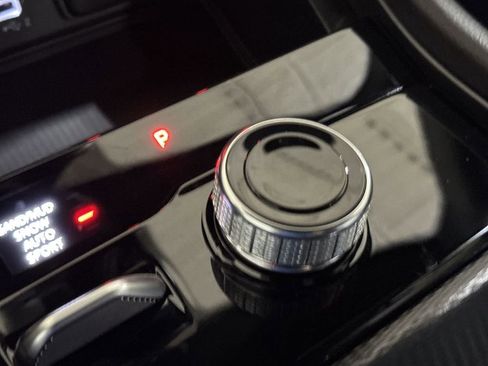 New 2025 Jeep Grand Cherokee Limited w/ Luxury Tech Group II image 19