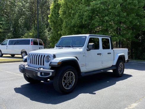Used 2020 Jeep Gladiator Overland AWD/4WD image 5