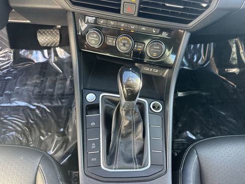 Used 2024 Volkswagen Jetta SE image 19