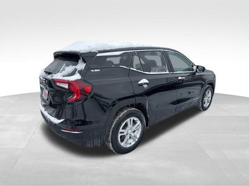 Used 2023 GMC Terrain SLE image 4