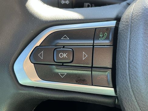 Used 2024 Jeep Compass Latitude image 24