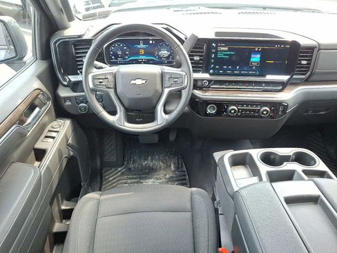 Used 2023 Chevrolet Silverado 1500 LT AWD/4WD image 11
