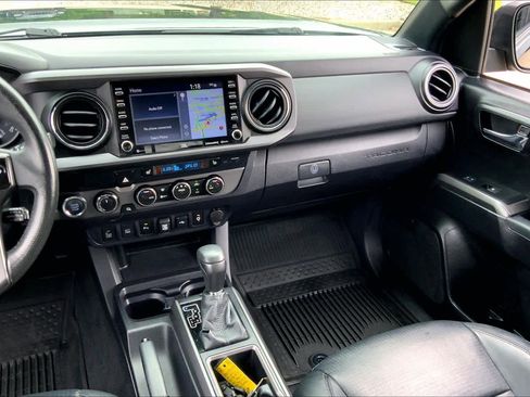 Used 2021 Toyota Tacoma TRD Off-Road w/ TRD Premium Off Road Package image 7