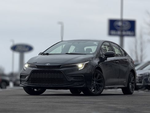 Used 2025 Toyota Corolla SE image 1
