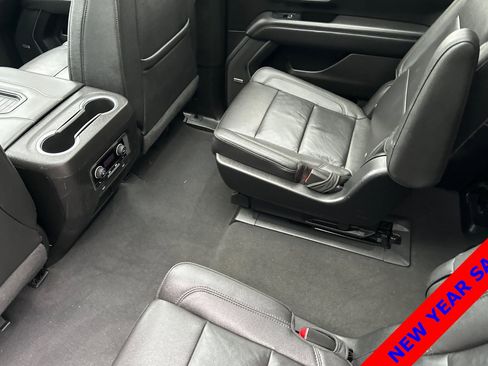 Used 2022 Chevrolet Tahoe LT w/ Luxury Package image 12