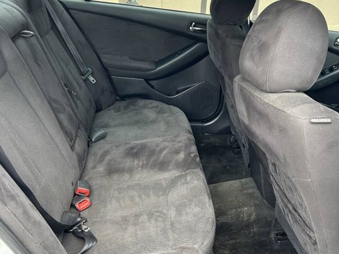 Used 2011 Nissan Altima 2.5 S FWD image 16