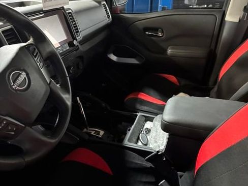 Used 2024 Nissan Frontier SV w/ SV Convenience Package RWD image 5