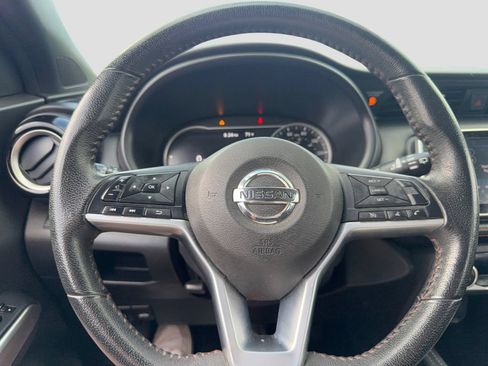 Used 2018 Nissan Kicks SR FWD image 12