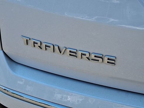 Used 2023 Chevrolet Traverse Premier FWD image 24