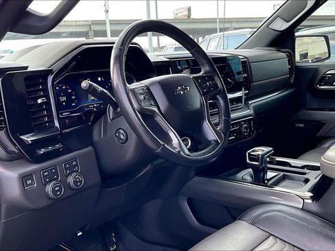 Used 2022 Chevrolet Silverado 1500 ZR2 w/ Technology Package image 18