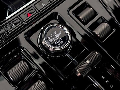 Used 2025 Aston Martin DBX 707 image 34