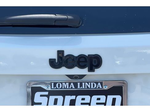 Used 2017 Jeep Renegade Altitude FWD image 17