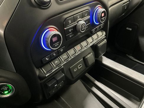 Used 2022 Chevrolet Silverado 1500 LTZ w/ LTZ Premium Package image 15