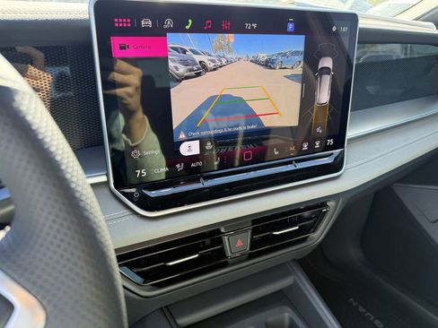 New 2026 Volkswagen Tiguan SE R-Line FWD image 19