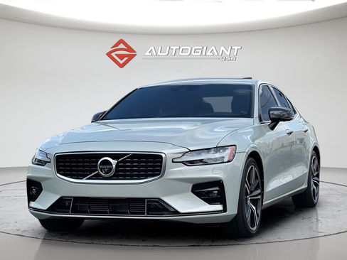 Used 2020 Volvo S60 T5 R-Design FWD image 13
