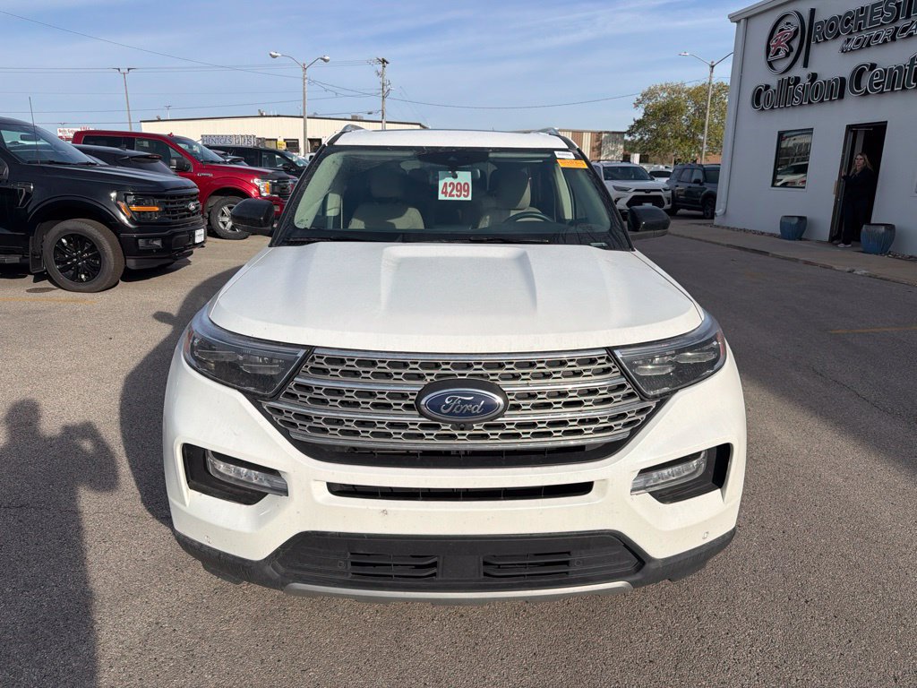 Used 2023 Ford Explorer Limited AWD/4WD image 2