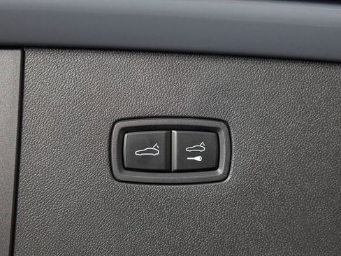 Certified 2025 Porsche Cayenne Coupe AWD/4WD image 35