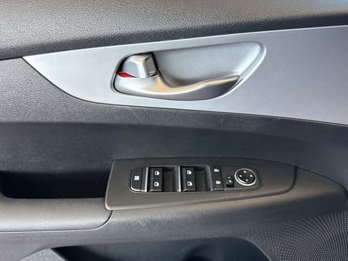 Used 2023 Kia Forte LXS FWD image 12