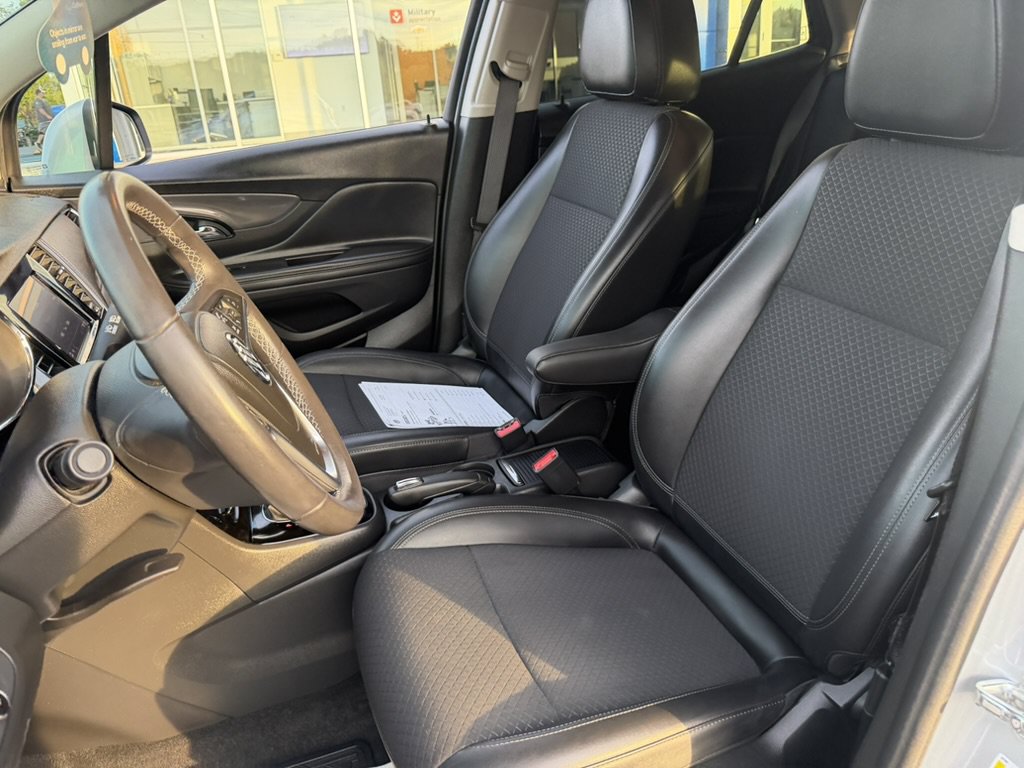 Certified 2022 Buick Encore Preferred AWD/4WD image 17